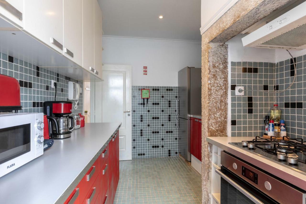 Fantastic Family Apartment In Estrela リスボン エクステリア 写真