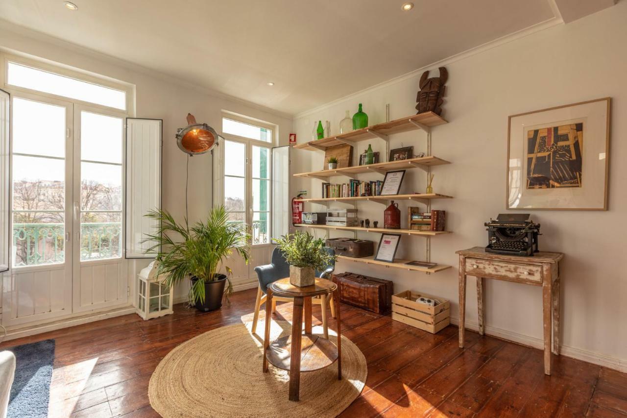 Fantastic Family Apartment In Estrela リスボン エクステリア 写真